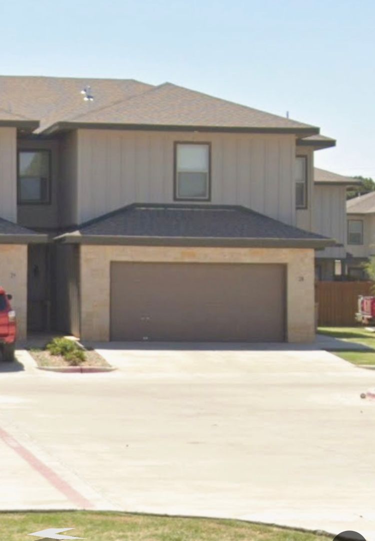 Lubbock House: 6040 24th Street - 28