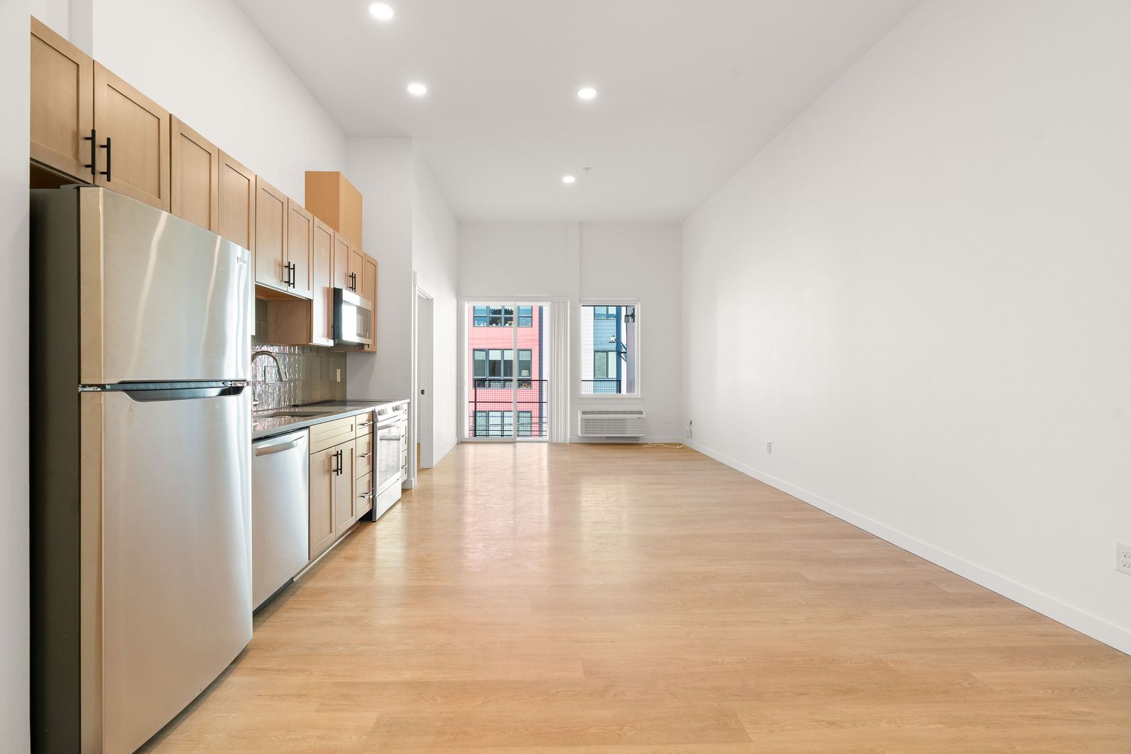 Portland Apartment: 2515 SE 30th Ave