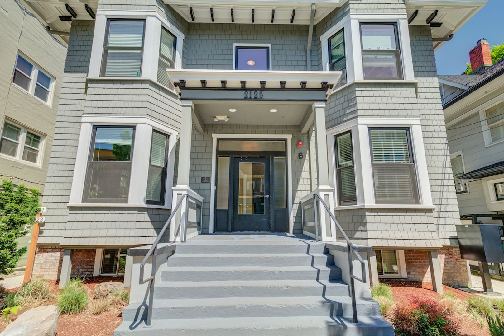 Portland Apartment: 2125 NW Flanders