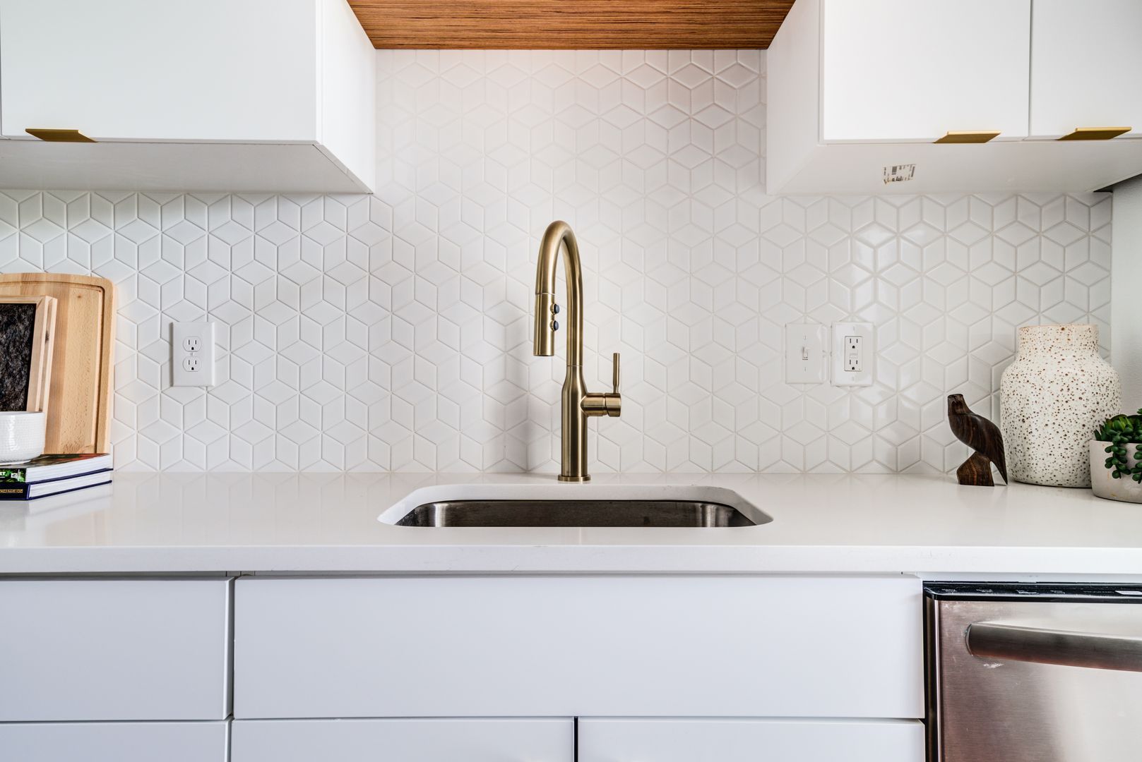 Portland Apartment: 2510 SE 29th Ave