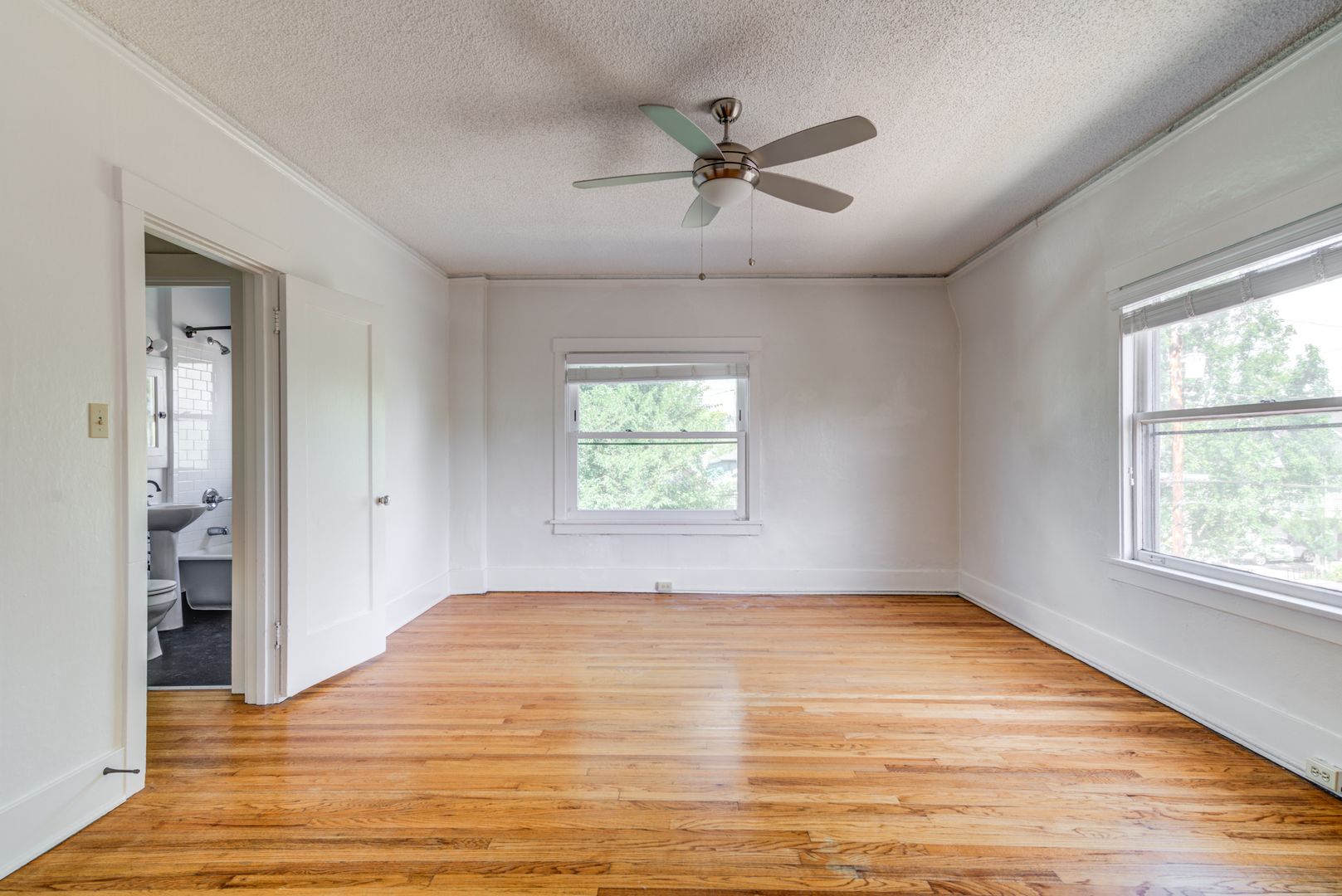 Portland Apartment: 2014 SE 12th Ave