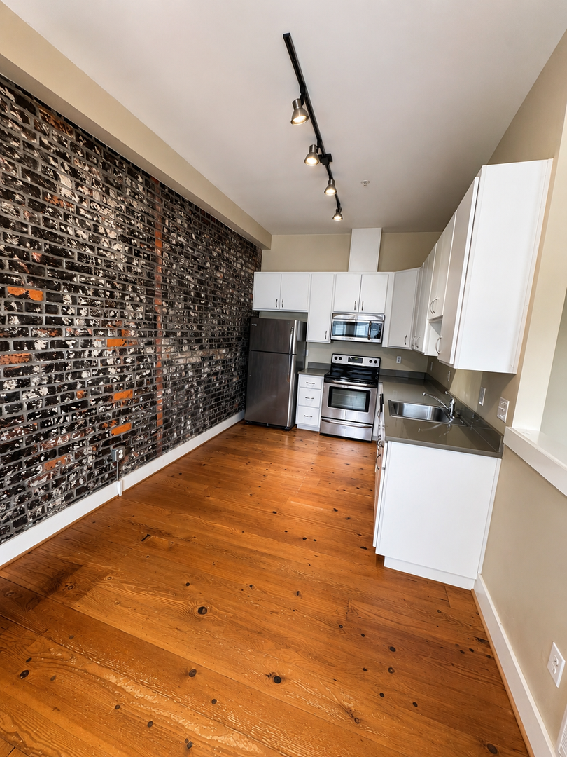 Portland Apartment: 2021 SW Morrison St
