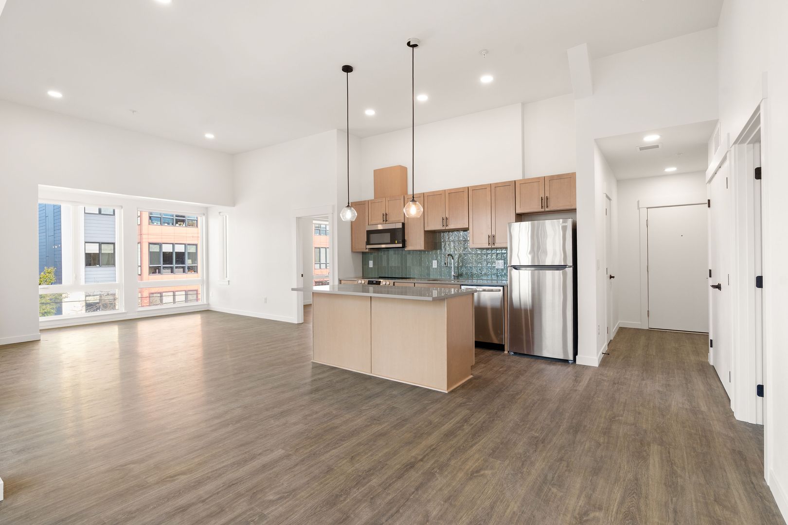 Portland Apartment: 2508 SE 32ND Ave