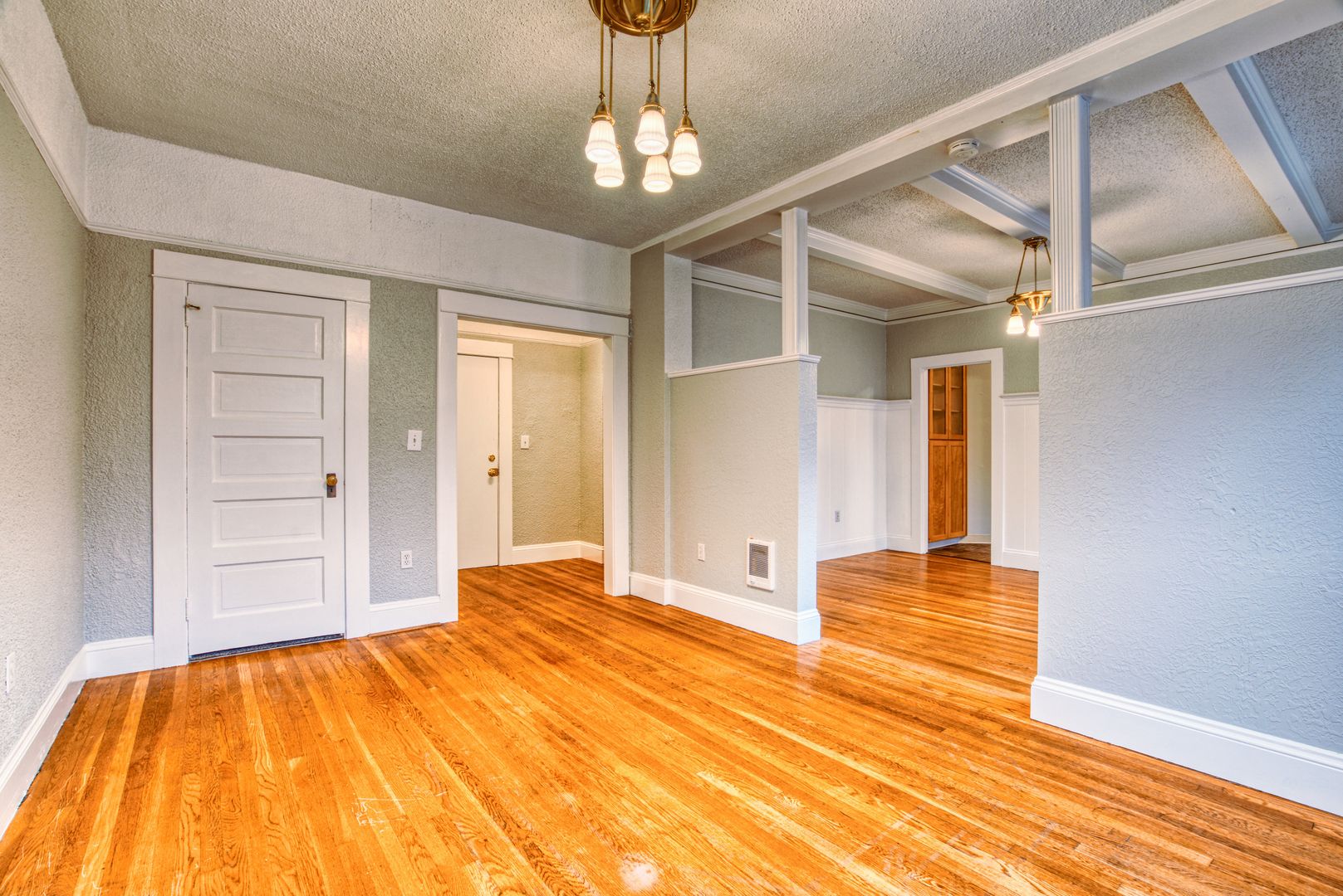 Portland Apartment: 2110 NW Flanders