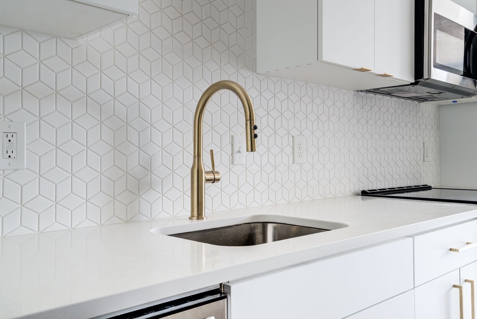 Portland Apartment: 2510 SE 29th Ave