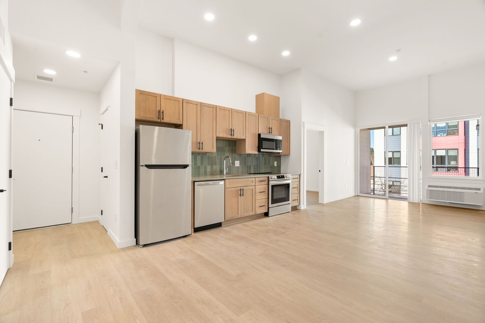 Portland Apartment: 2515 SE 30th Ave