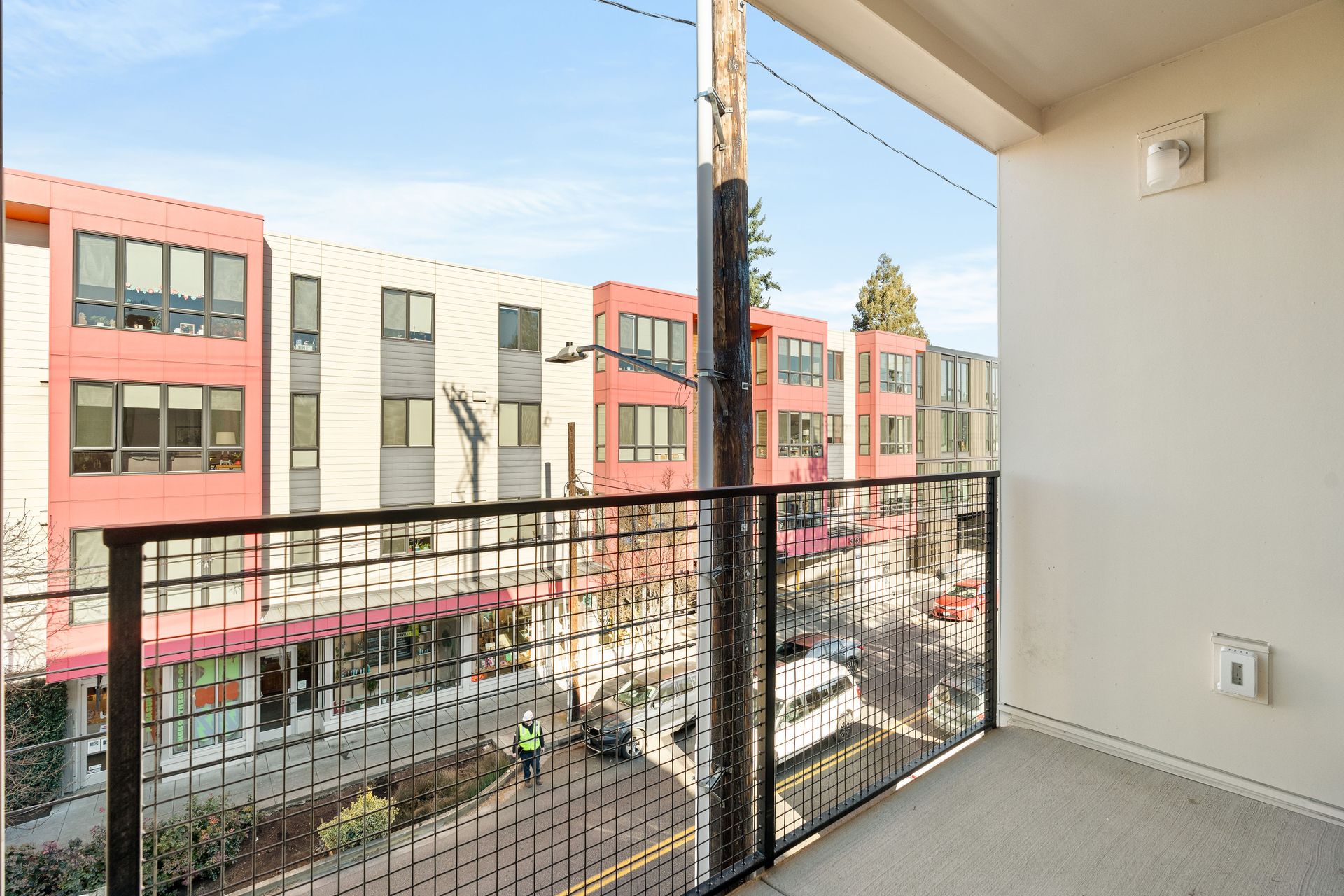 Portland Apartment: 2508 SE 32ND Ave