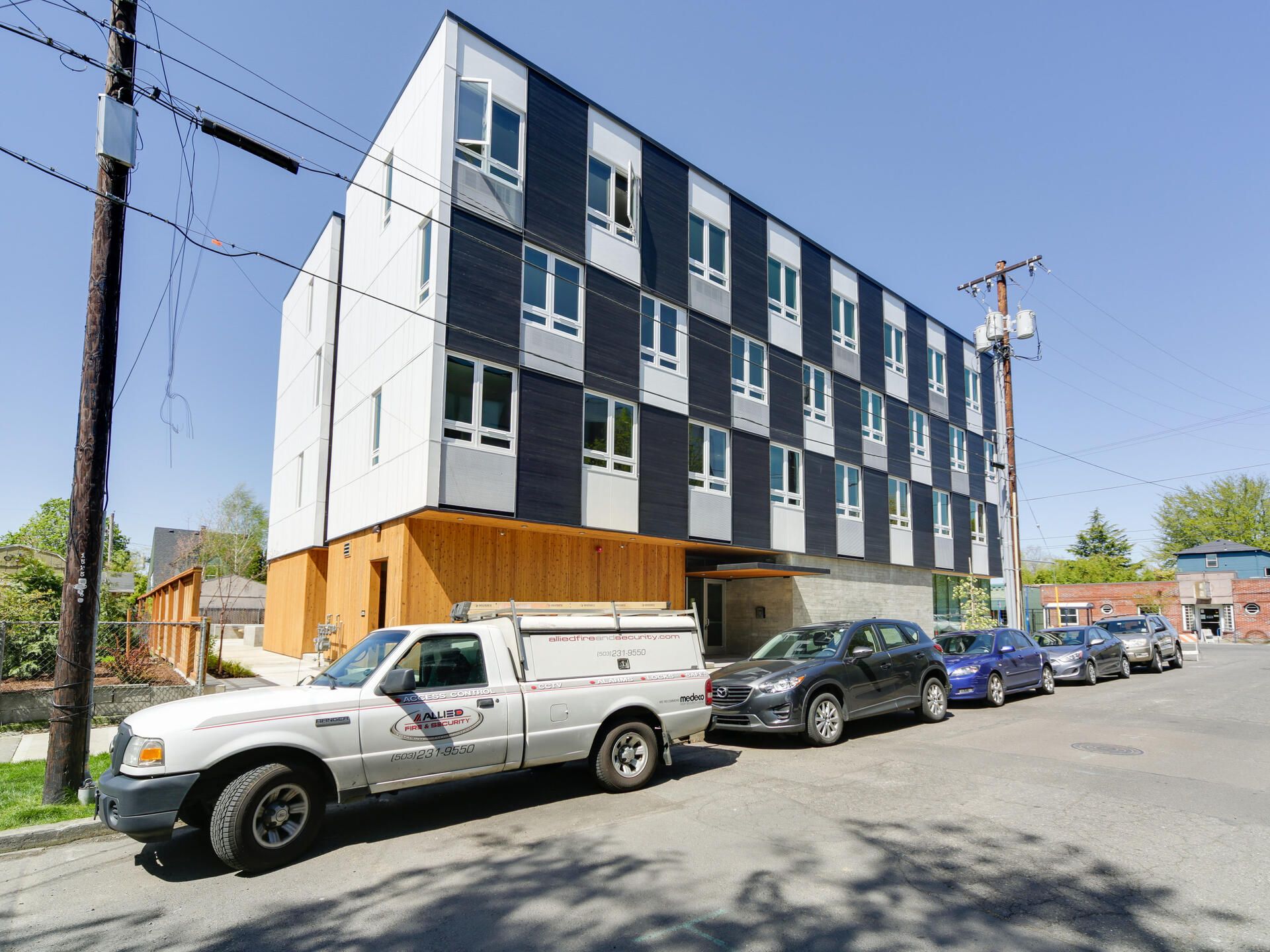 Portland Apartment: 1525 SE 44th Ave