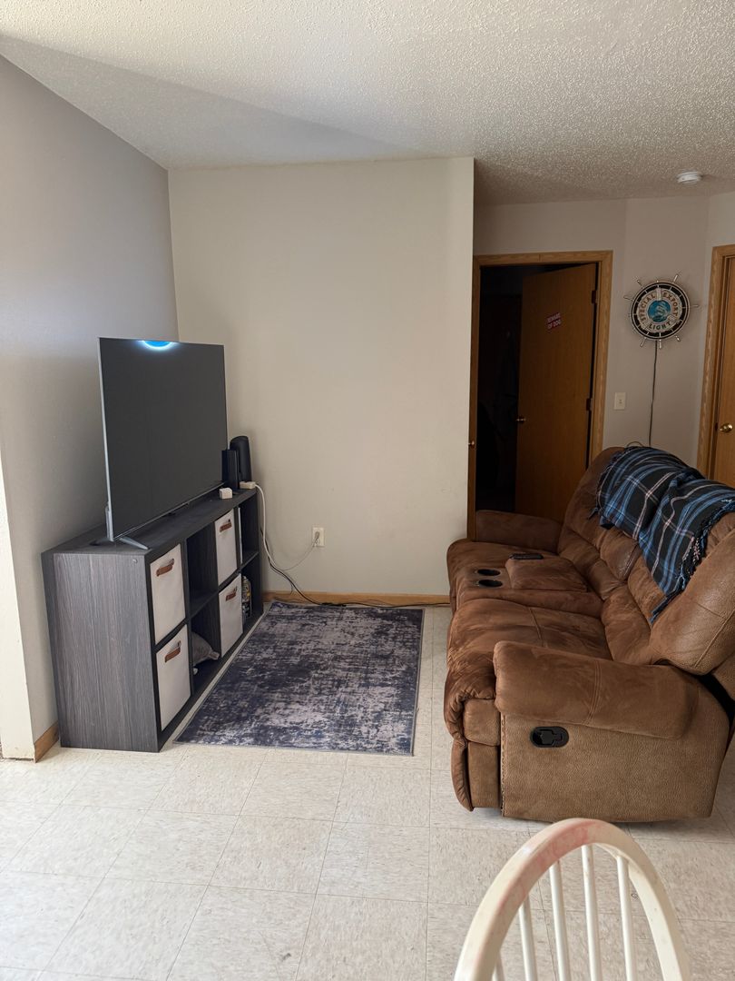 Menomonie Apartment: 1820 8th St. E
