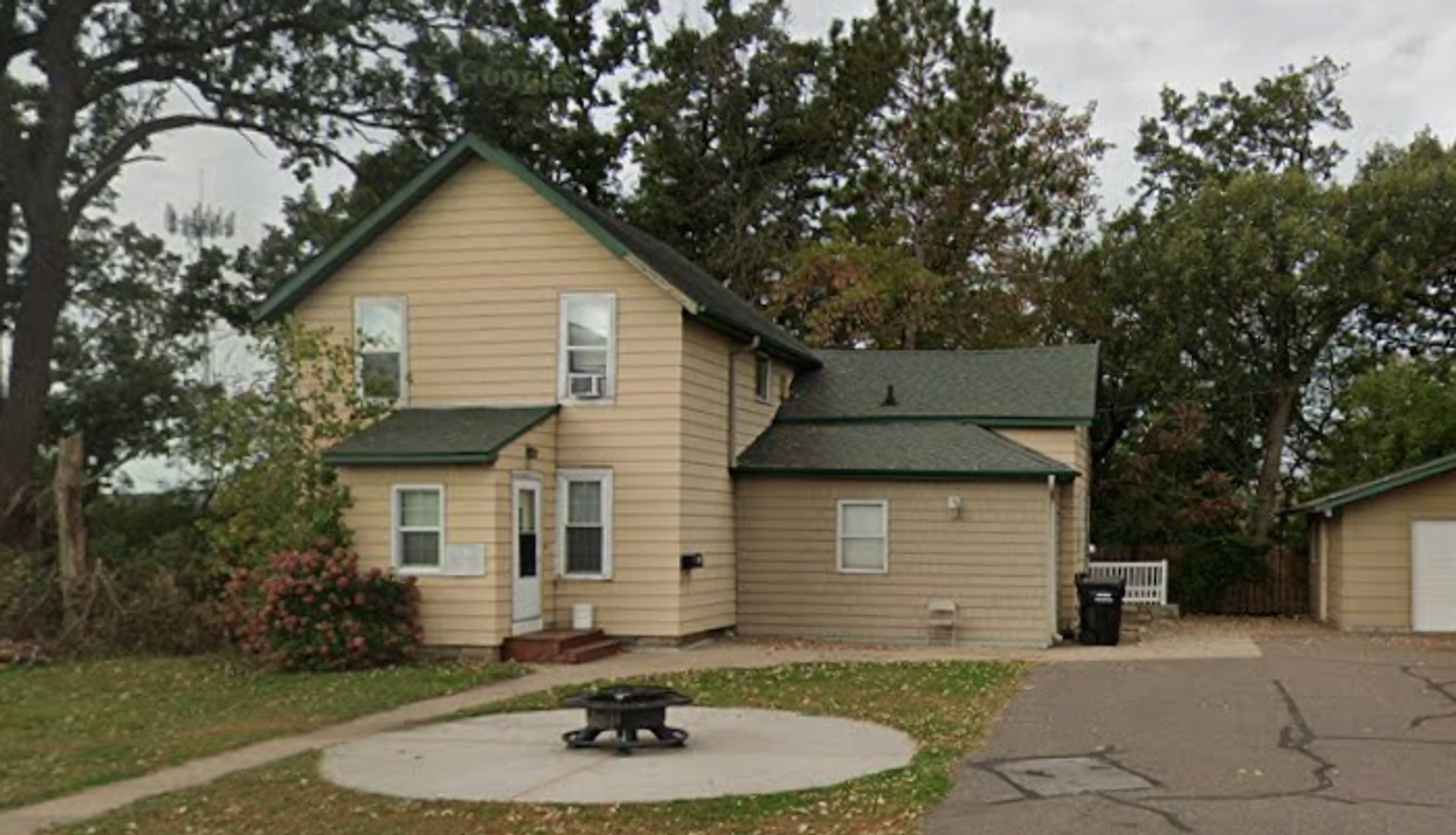 Menomonie House: 423 2nd St. W.