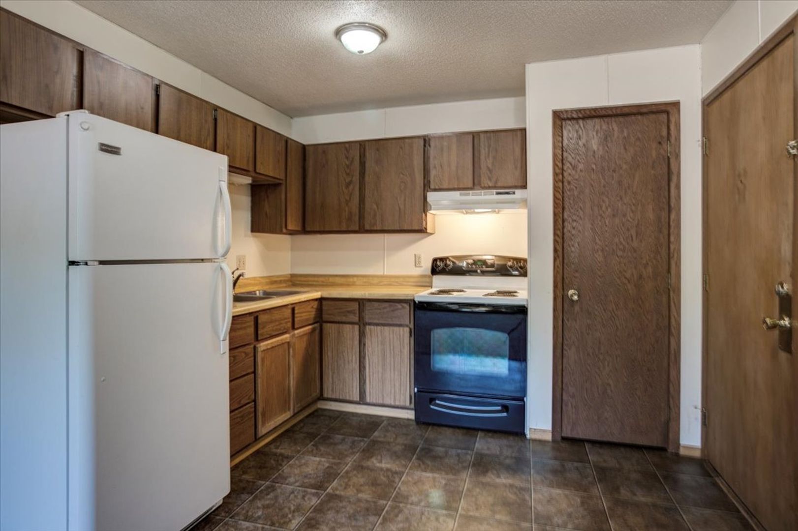 Menomonie Apartment: 1703 South Broadway