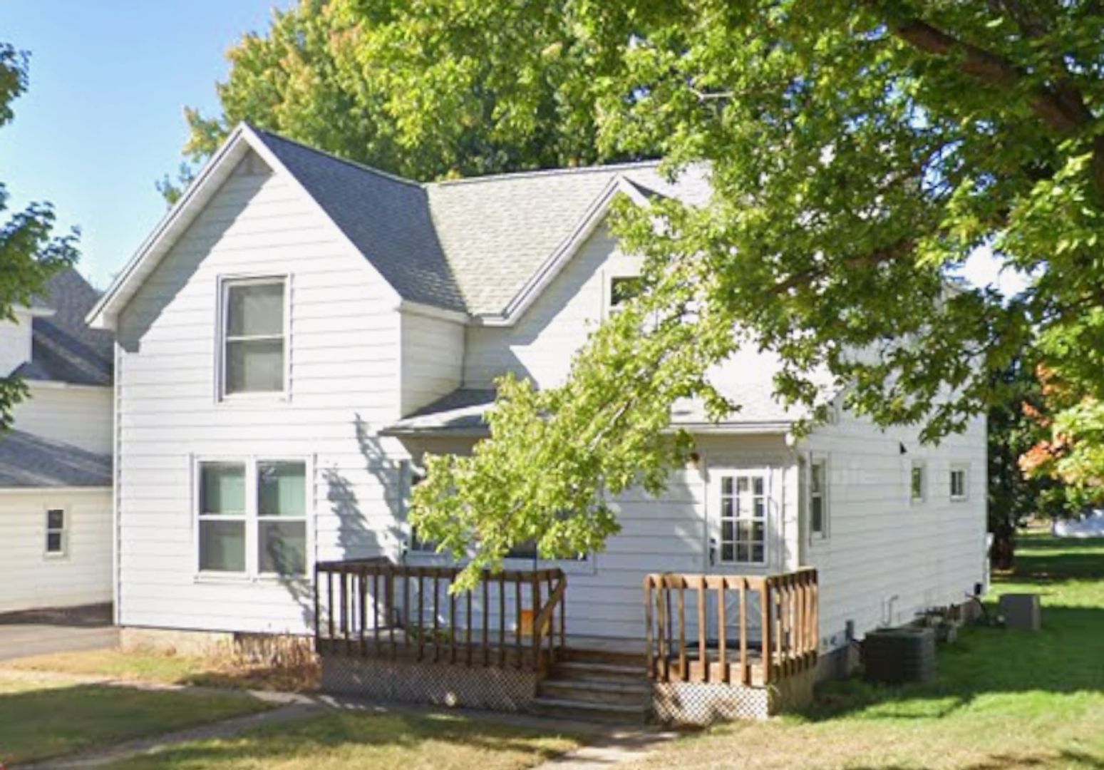 Menomonie Townhome: 1811 1/2 11th Street East