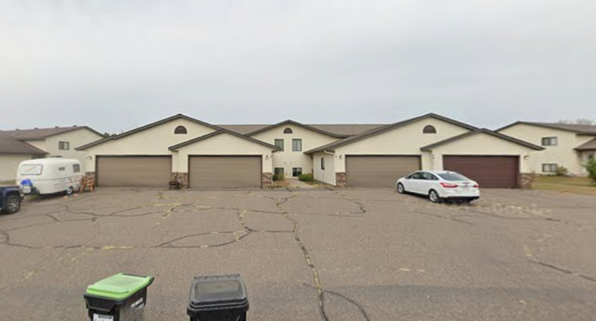 Menomonie Apartment: 2911 Edgewood Dr.