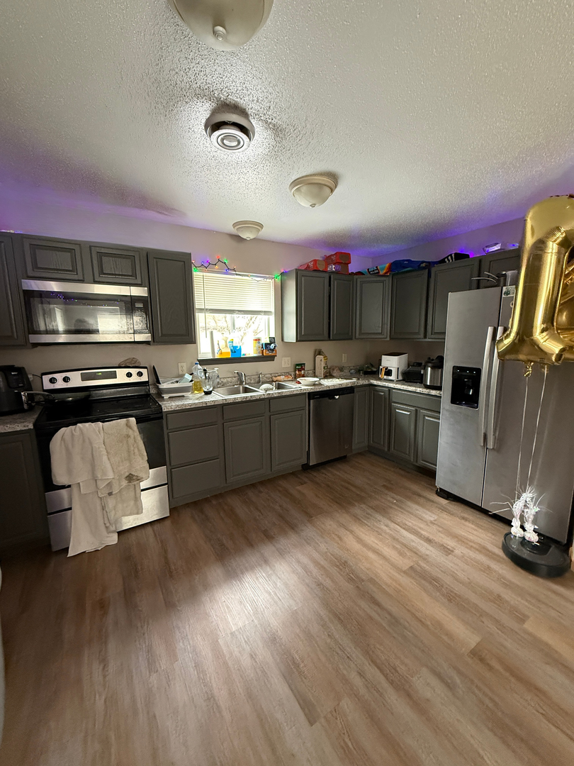 Menomonie Apartment: 321 3rd St. W