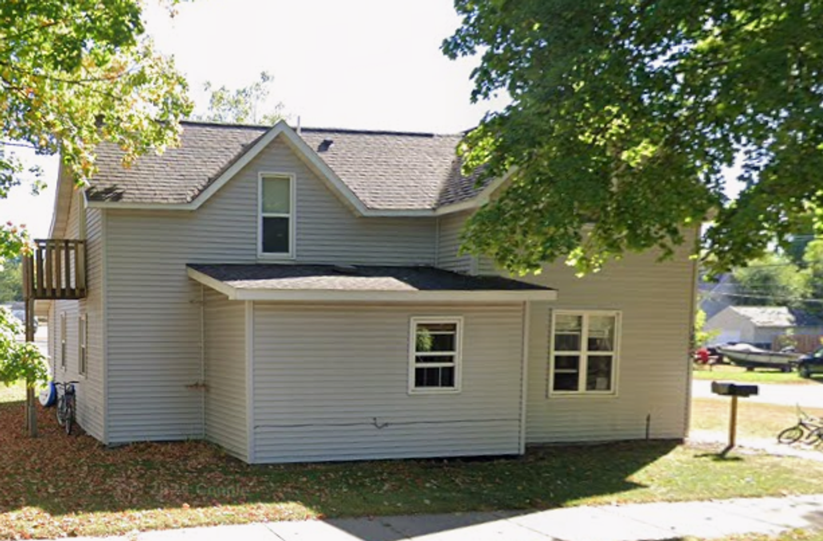 Menomonie Apartment: 1520 1/2 8th St.