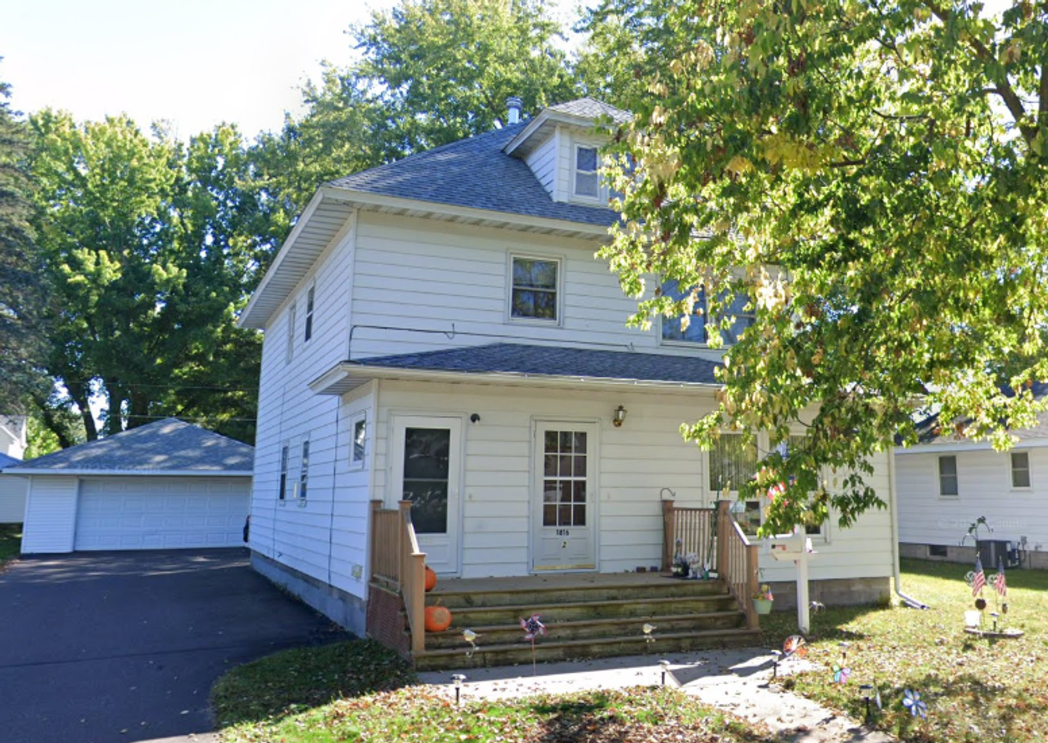 Menomonie House: 1816 1/2 10th St