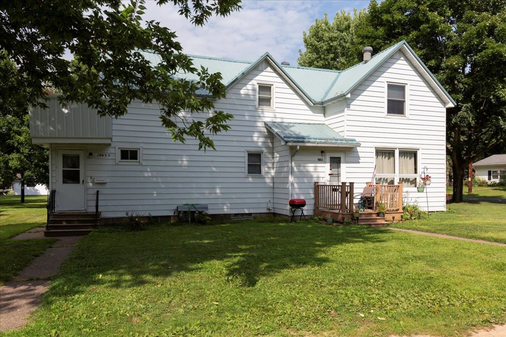 Menomonie Apartment: 1803 1/2 11th St