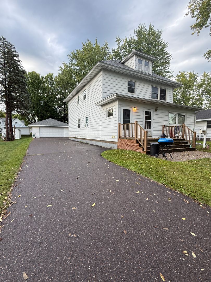 Menomonie House: 1816 1/2 10th St