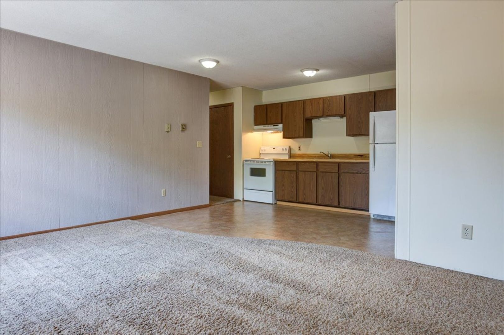 Menomonie Apartment: 1703 South Broadway
