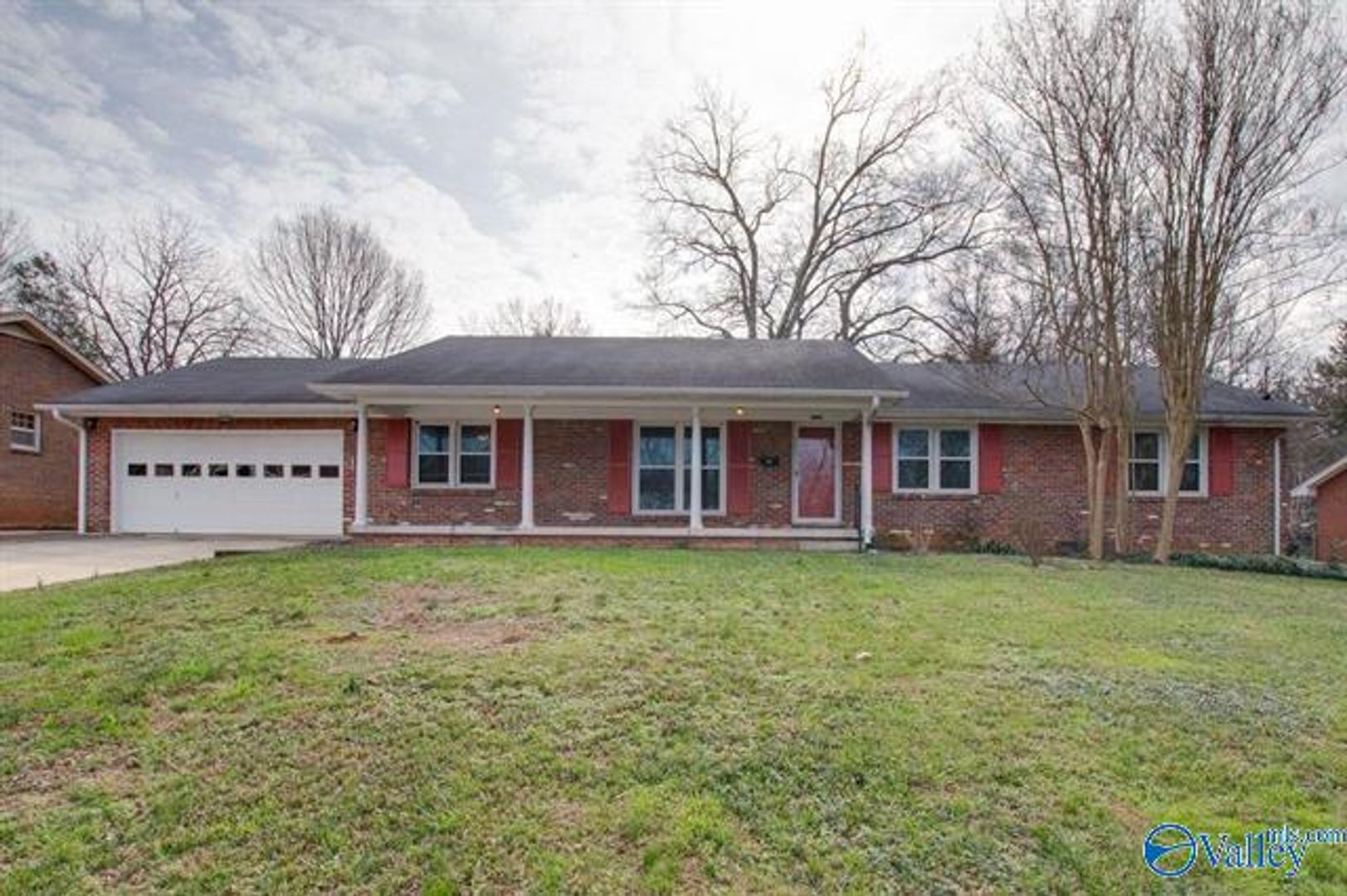 Huntsville House: 2508 Gladstone Drive