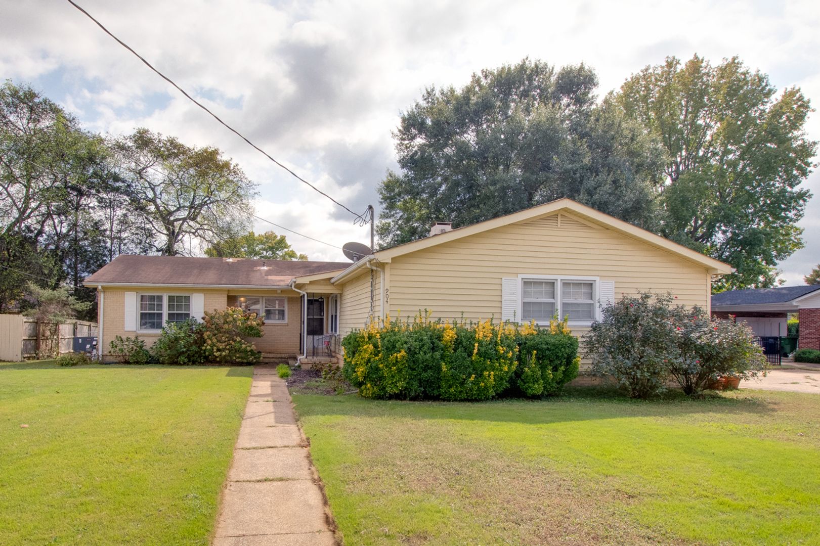 Huntsville House: 904 Chatterson Road