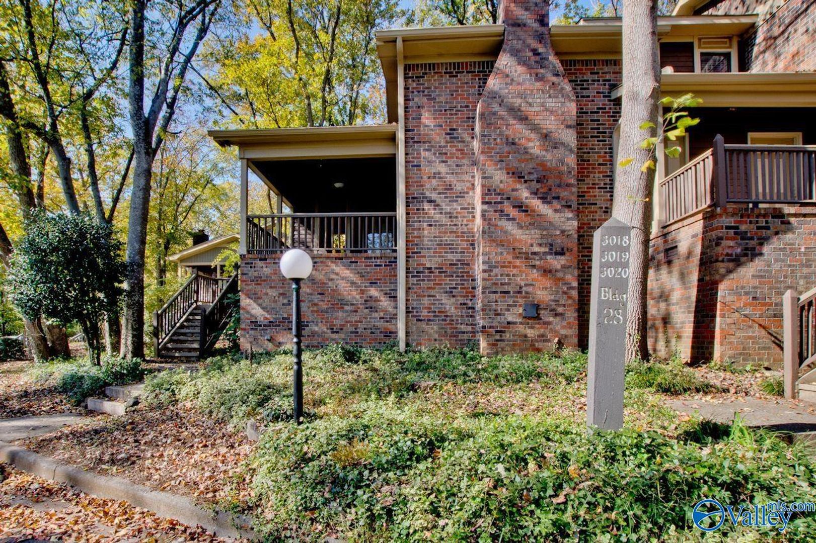 Huntsville House: 3018 Live Oak Lane