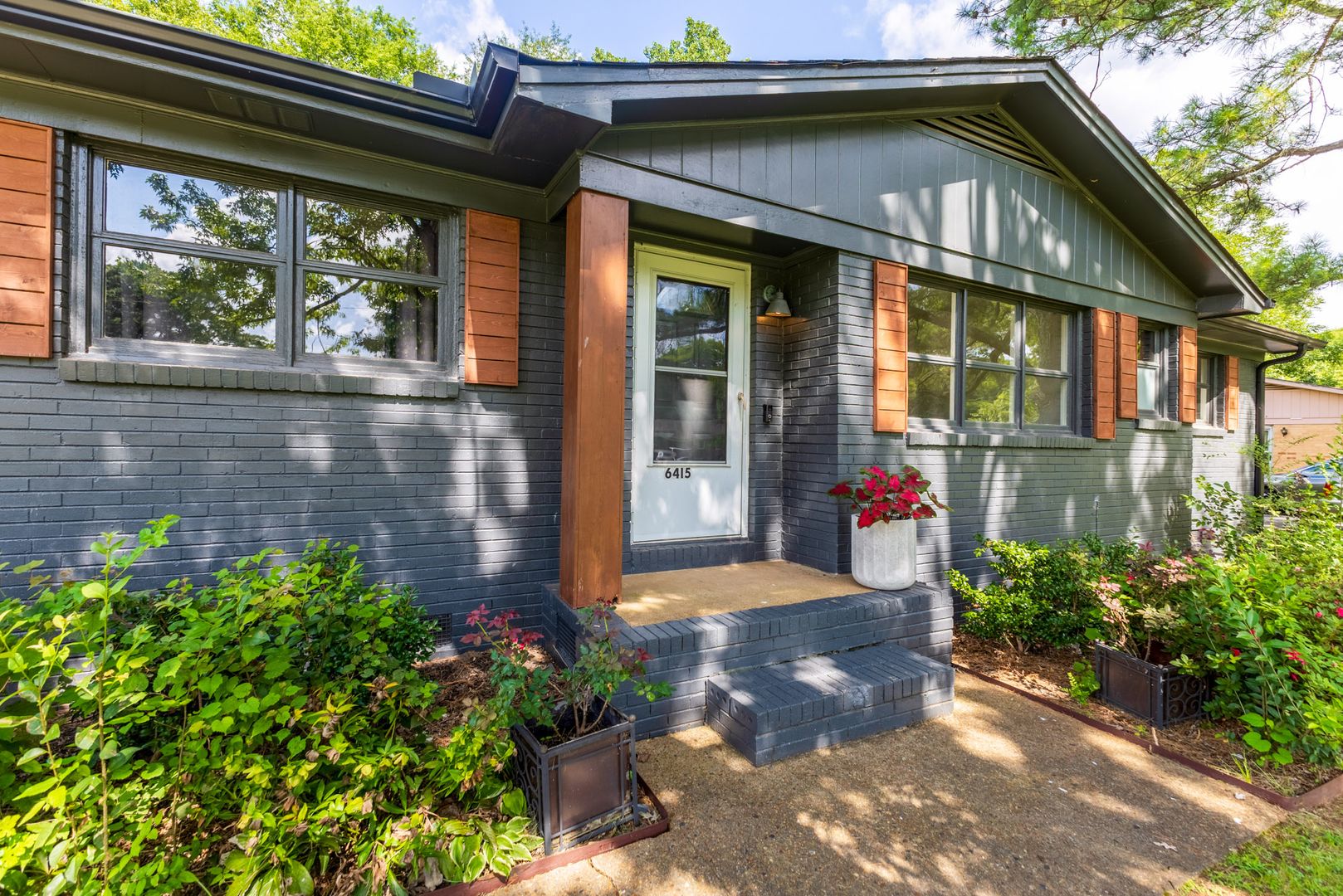 Huntsville House: 6415 Marsh Ave