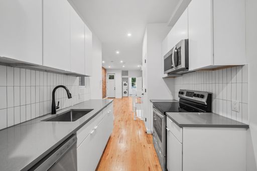 Brand New Duplex + Home Office w/ 2BA, in-unit Laundry and Private Yard – photo 1