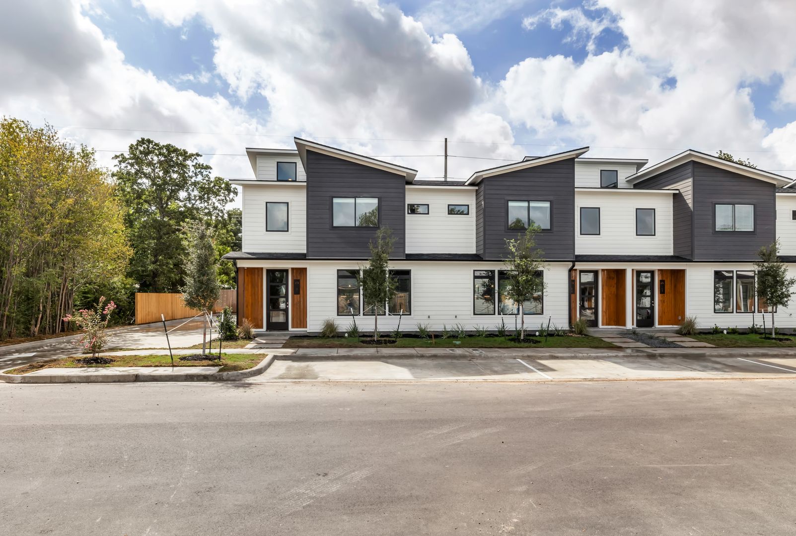 Bryan Apartment: 213 Lynn Drive