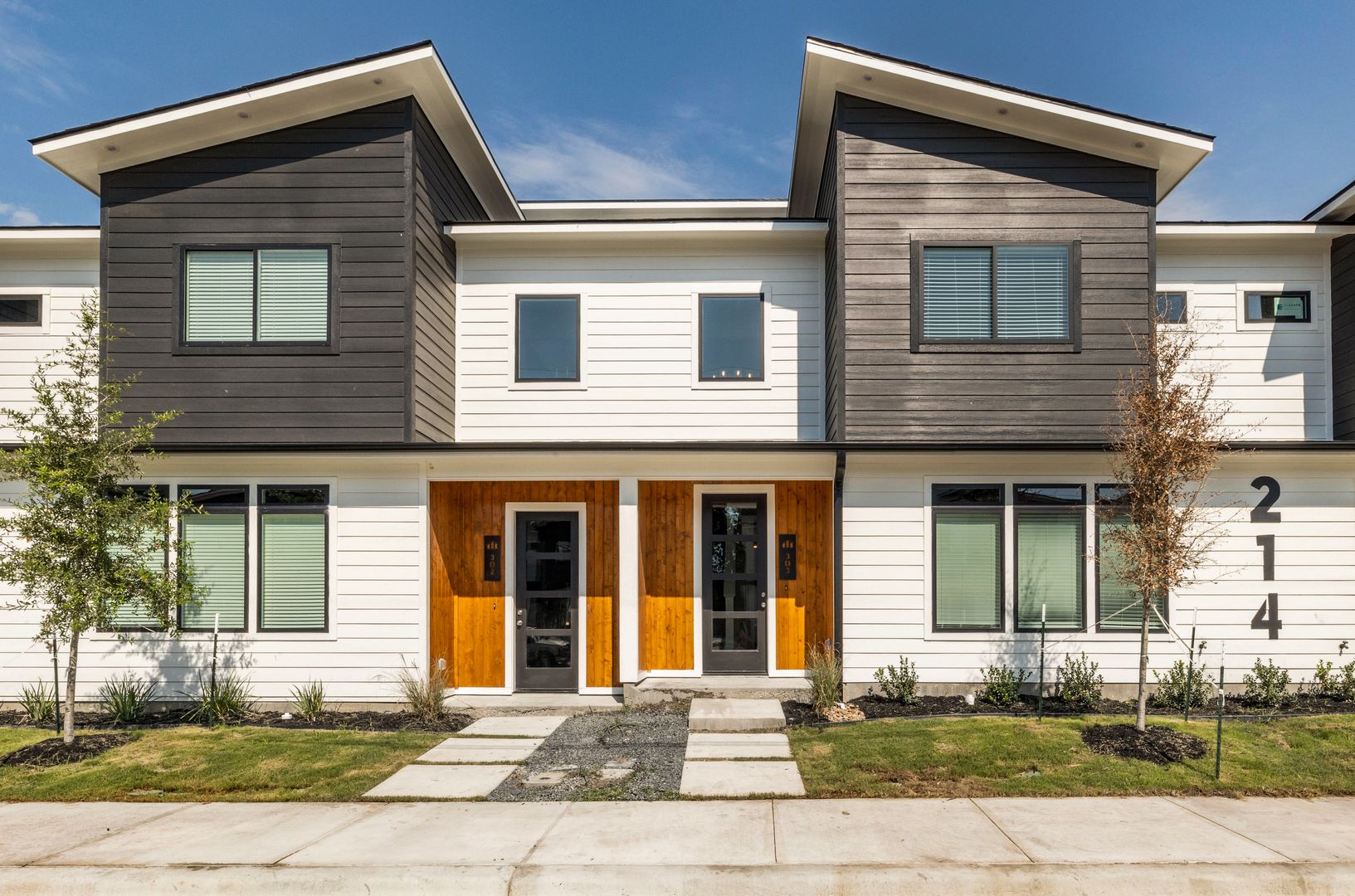 Bryan Apartment: 214 Lynn Drive