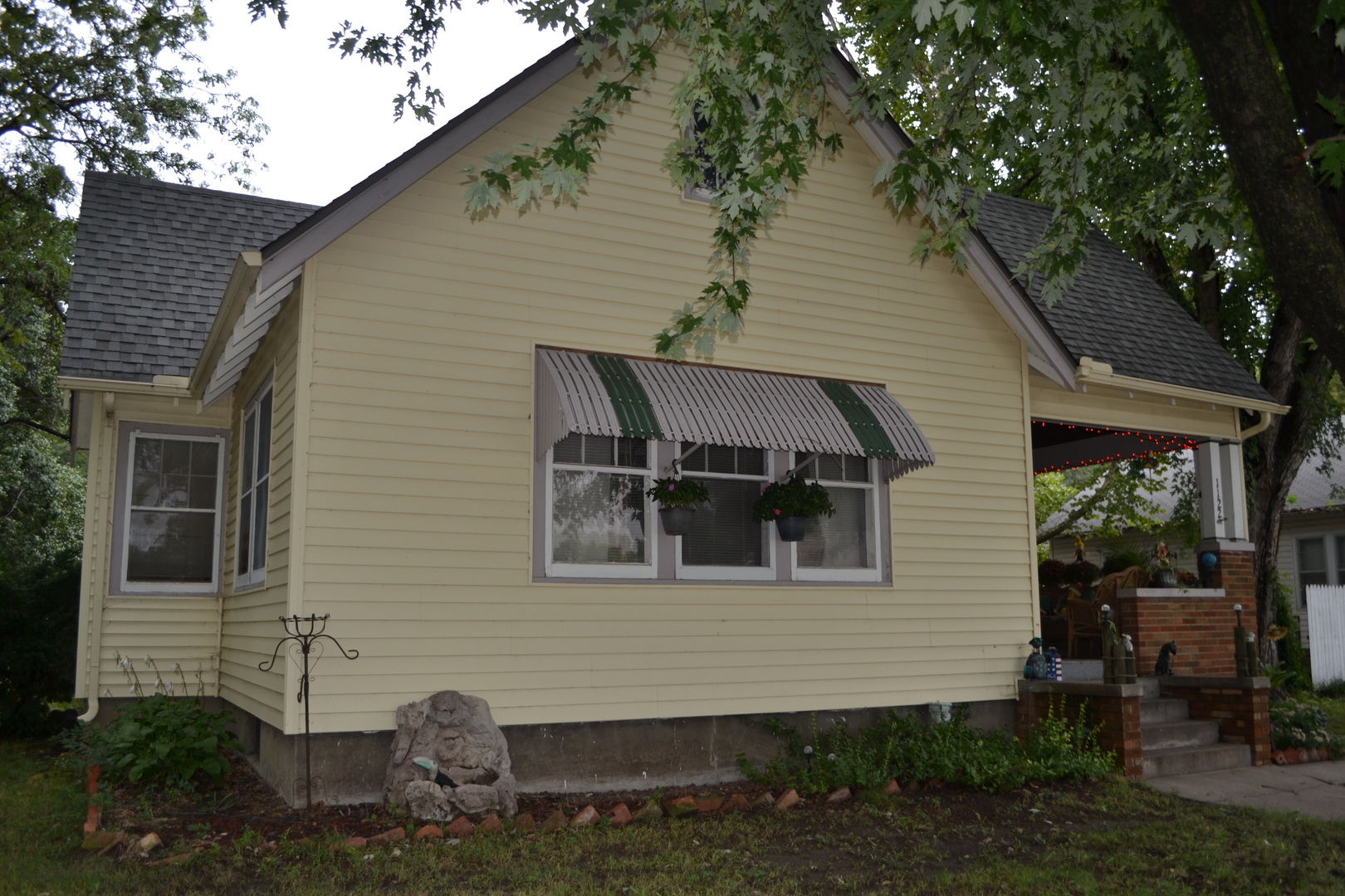 Clay Center House: 1122 6th St