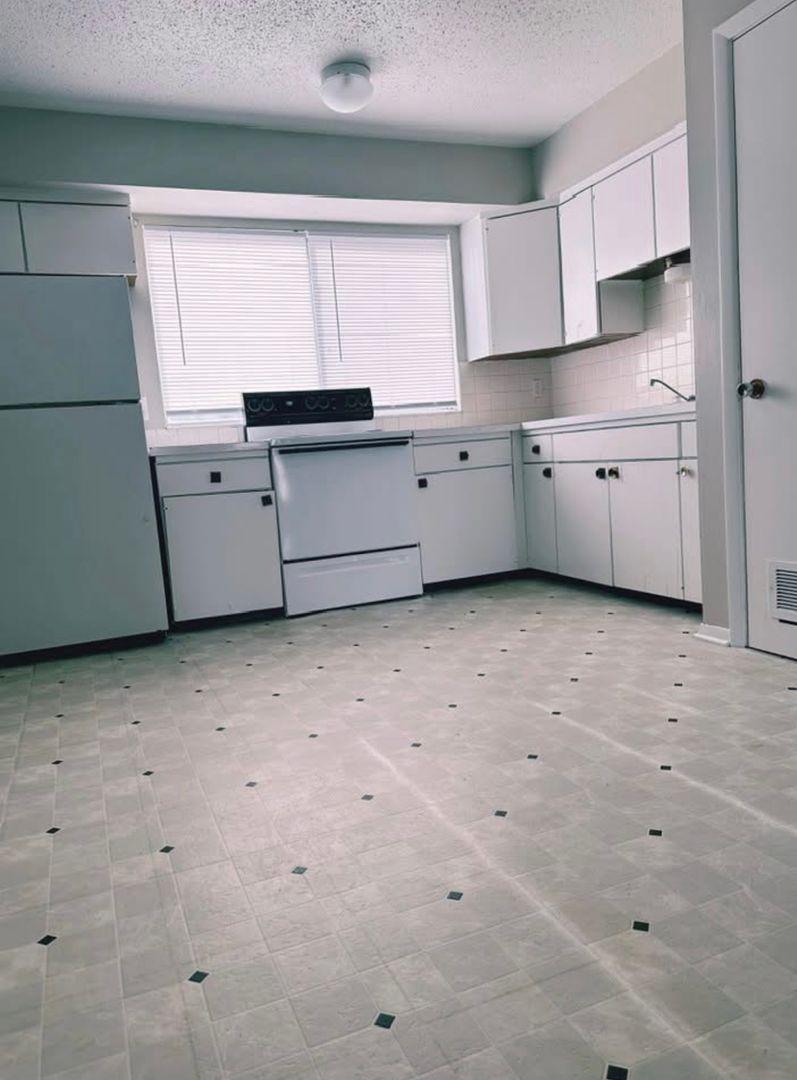 Junction City Apartment: 109 N. Jefferson