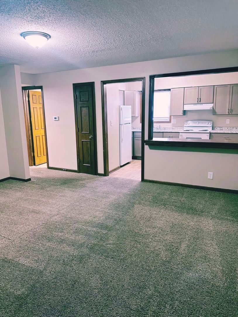 Junction City Apartment: 104 W 4th