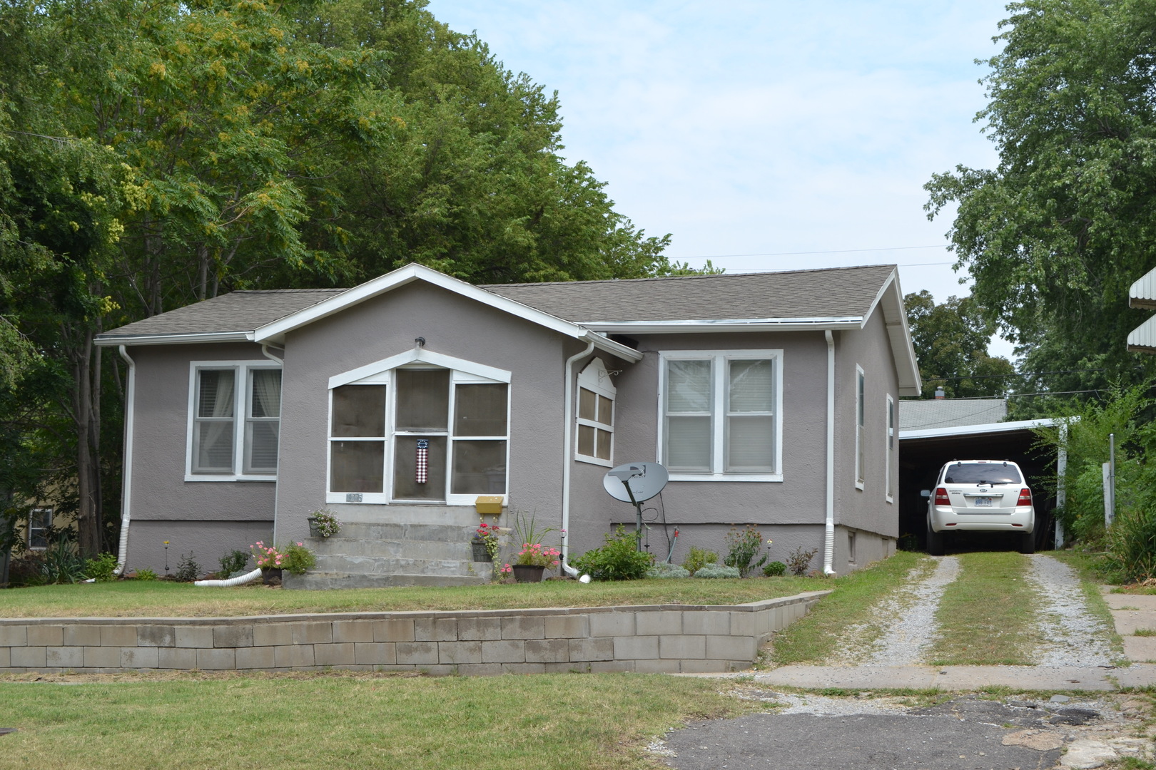 Clay Center House: 1205 Grant Avenue