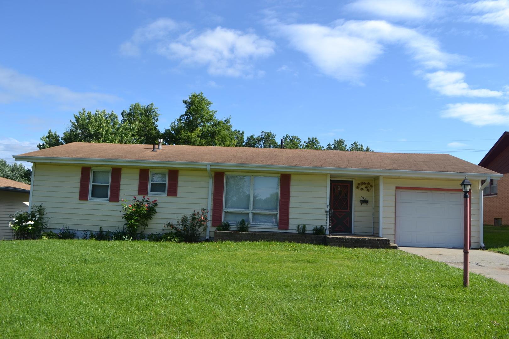 Clay Center House: 322 Webster St