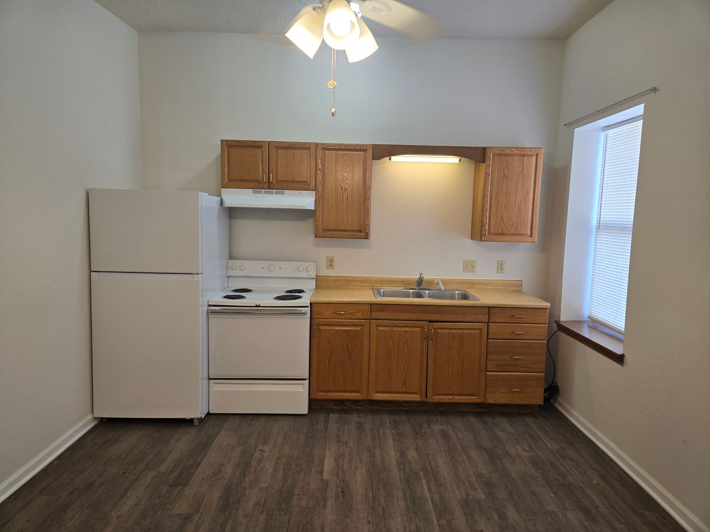 Leonardville Apartment: 111 S Erpelding St