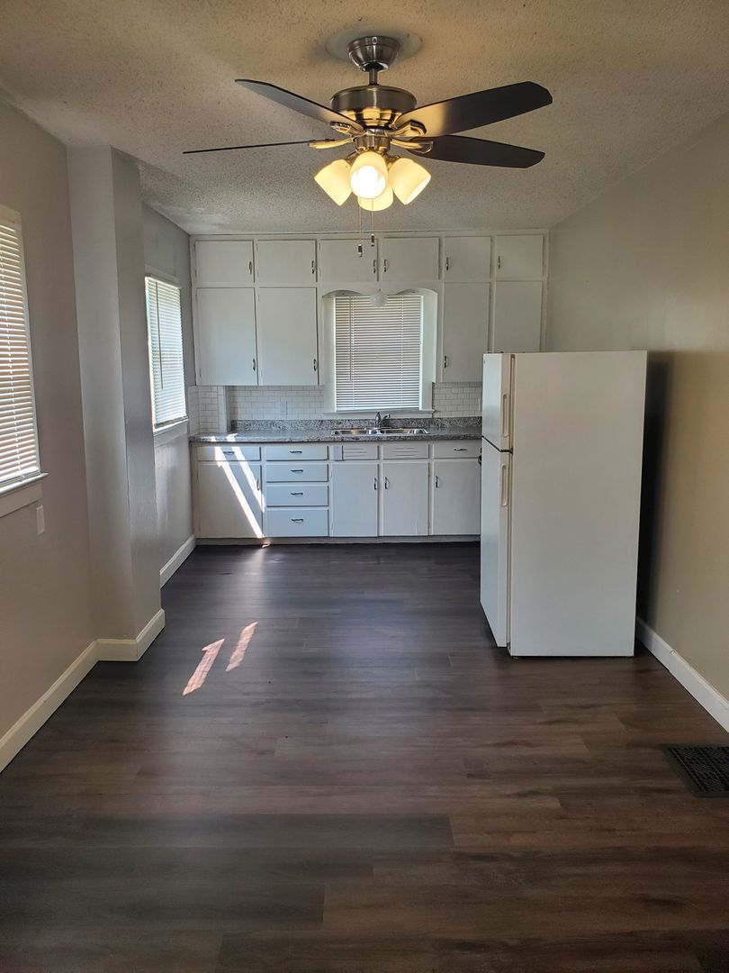 Clay Center Apartment: 1005 5th St - Main Floor