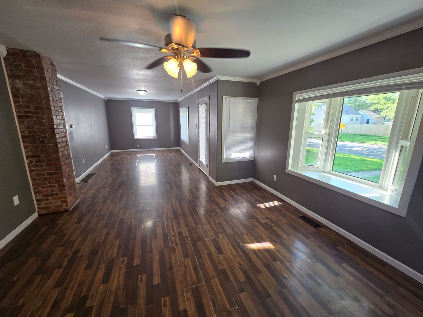 Clay Center House: 1006 Dexter St