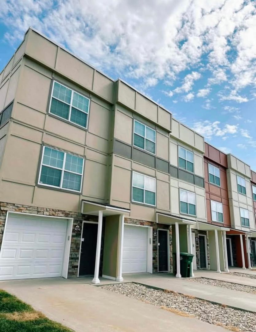 Ogden Apartment: 3618-3735 Saddle Horn Trail