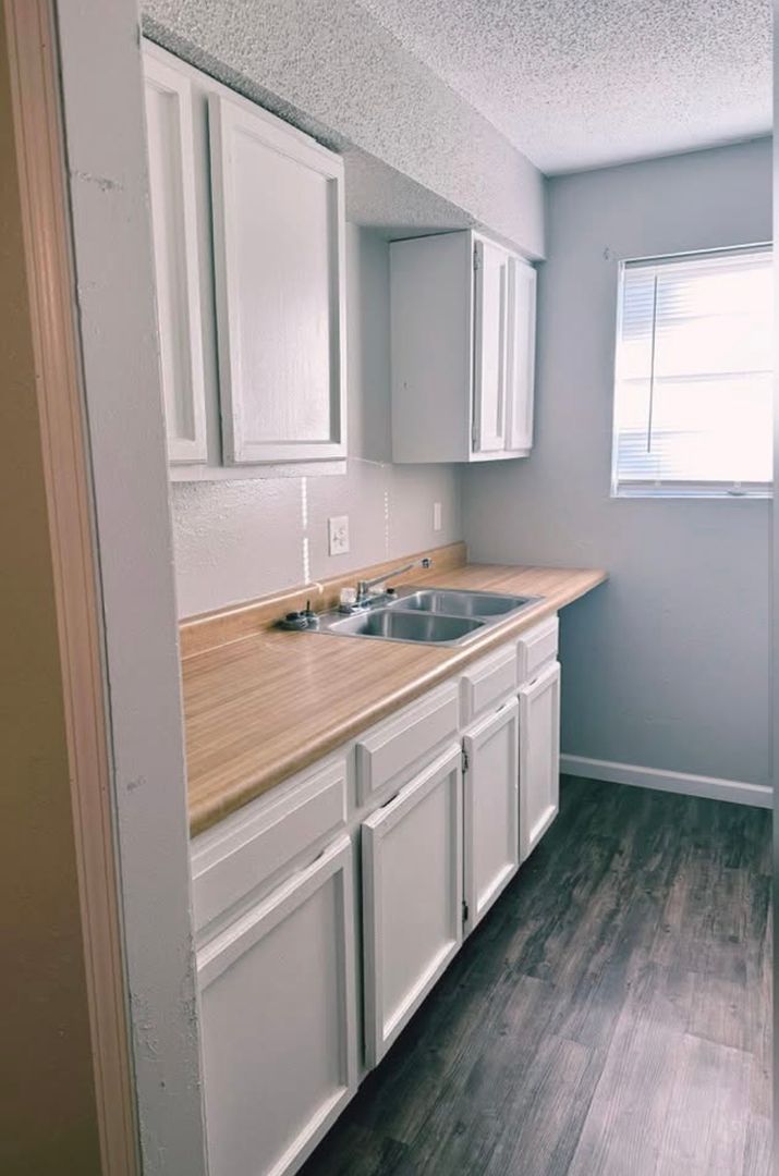 Junction City Apartment: 713 W. 11th St.