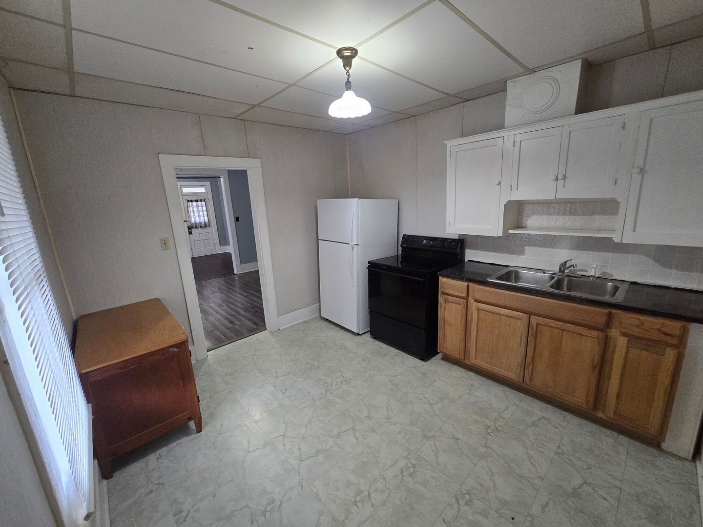 Clay Center Apartment: 404/406 Clarke St