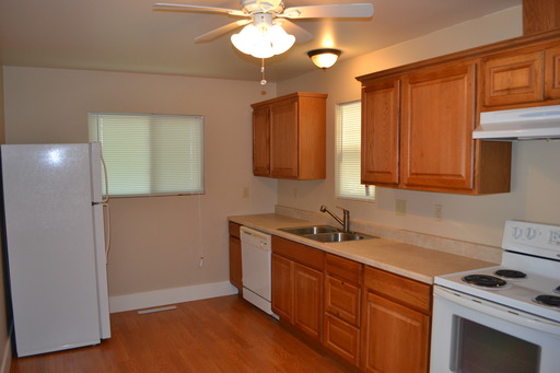Nice 2 bedroom home for rent in Clay Center – photo 1