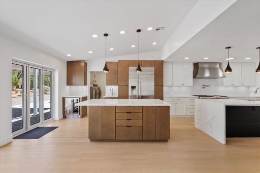 Remodeled home in Central Phoenix! Four bedrooms – photo 1