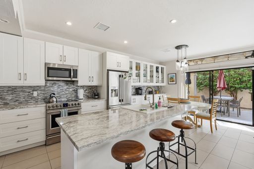 Spacious 2-Bedroom, 2.5-Bath Townhome at Scottsdale Racquet Club – Furnished Seasonal Rental – photo 1