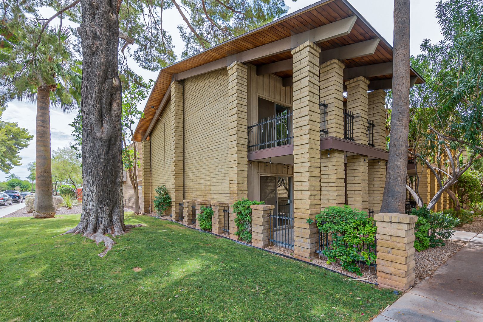 Scottsdale House: 6925 E 4th St #1