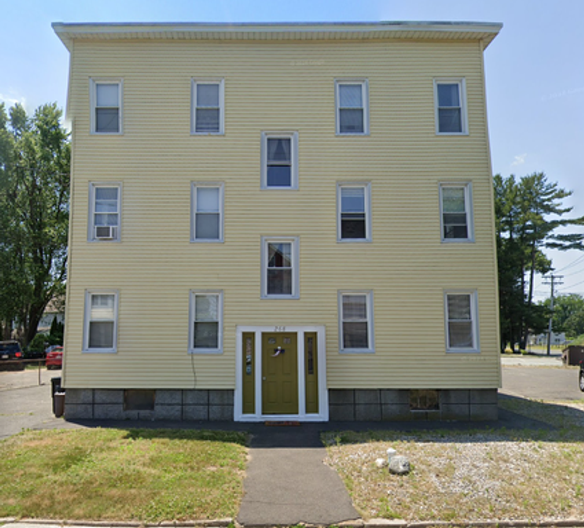 Chicopee Apartment: 268 Hampden Street