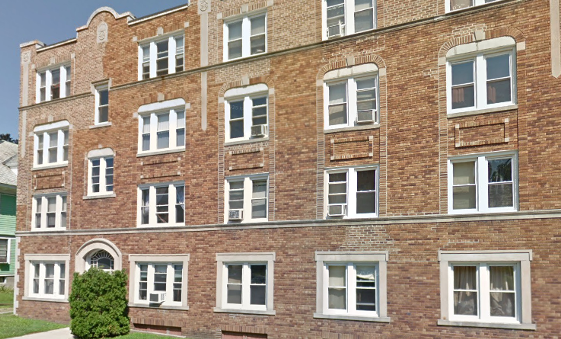 Springfield Apartment: 230 Fort Pleasant Ave / 62 Warner Street