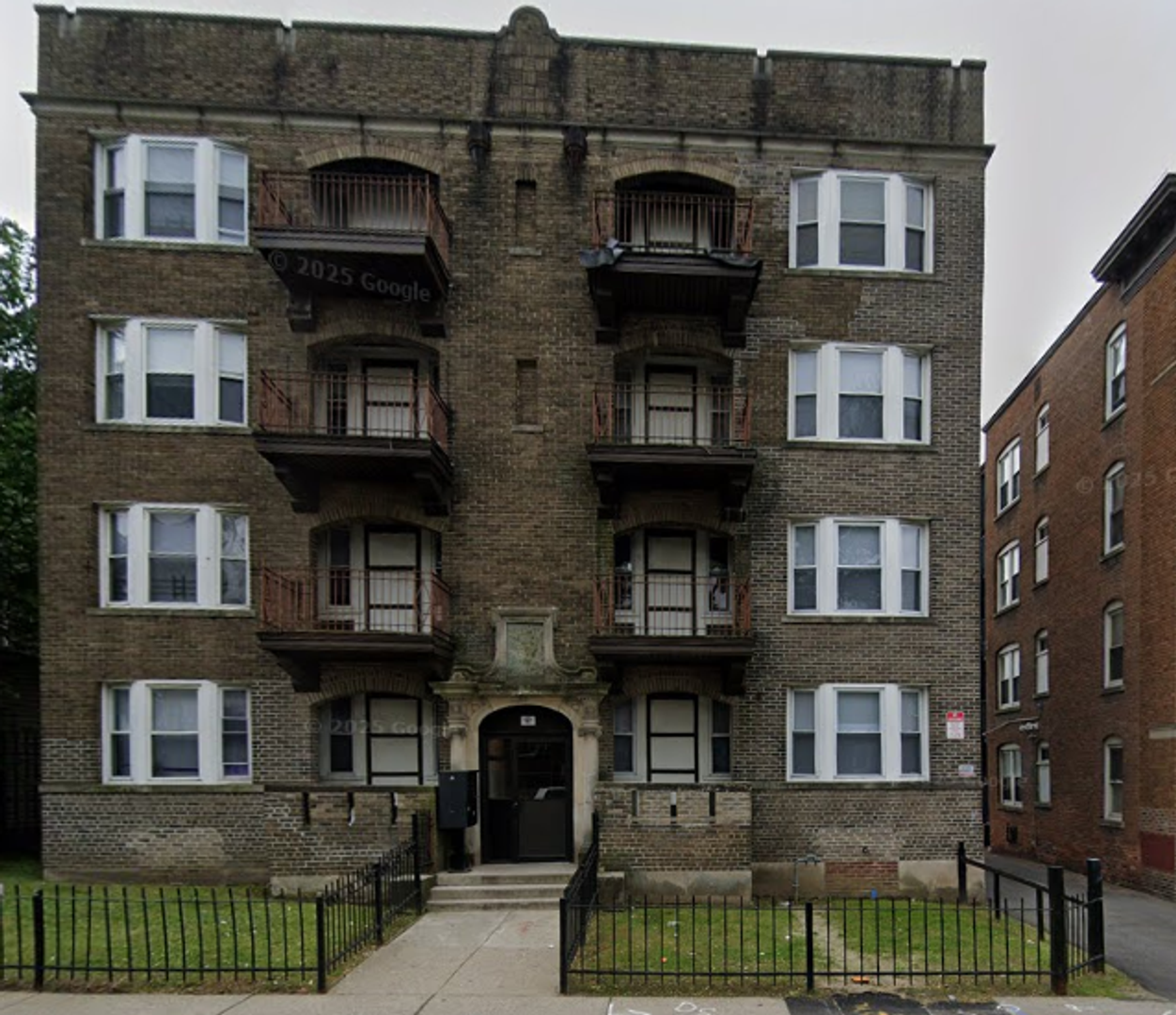 Springfield Apartment: 140 Belmont Ave