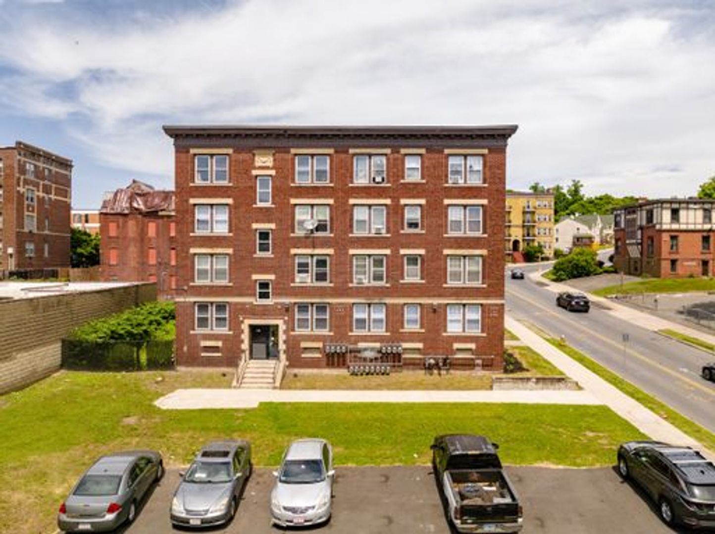 Springfield Apartment: 120-122 Central St