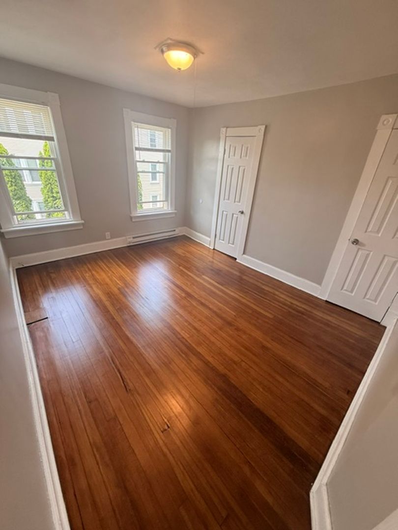 Chicopee Apartment: 42 High St